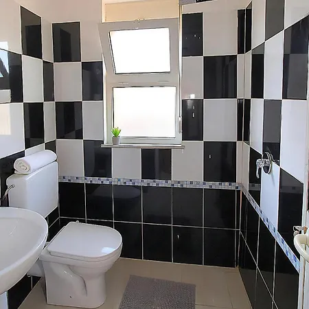 Hotel apartamentowy Gonaj Velipojë