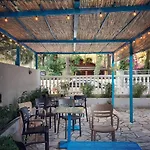Gonaj Ξενοδοχείο με διαμερίσματα 3*
